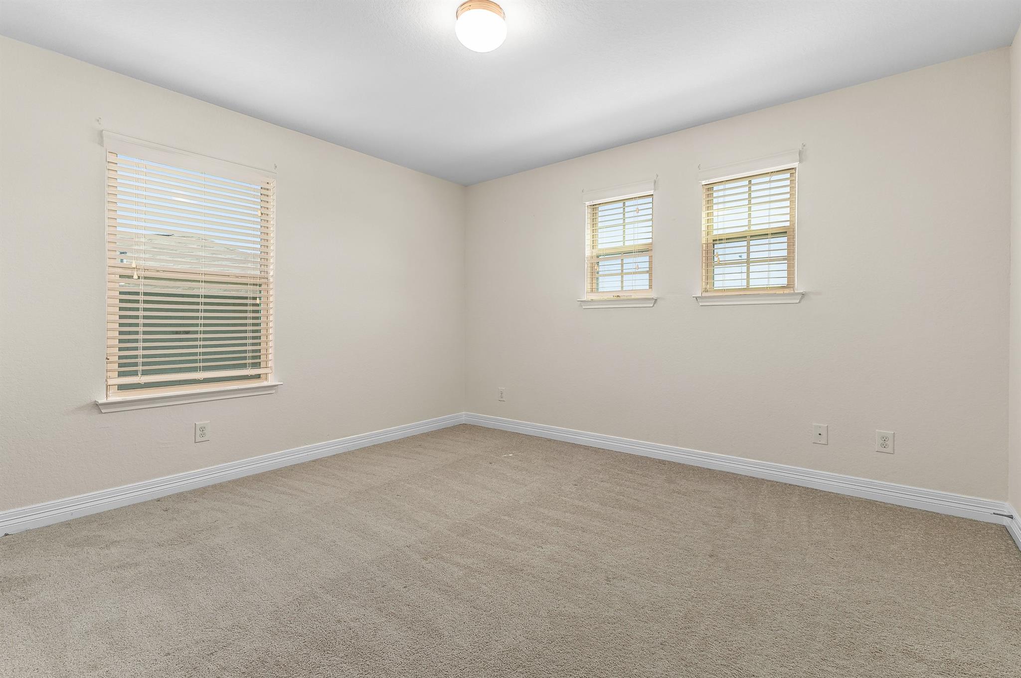 609 Community Dr, New Braunfels, TX 78132