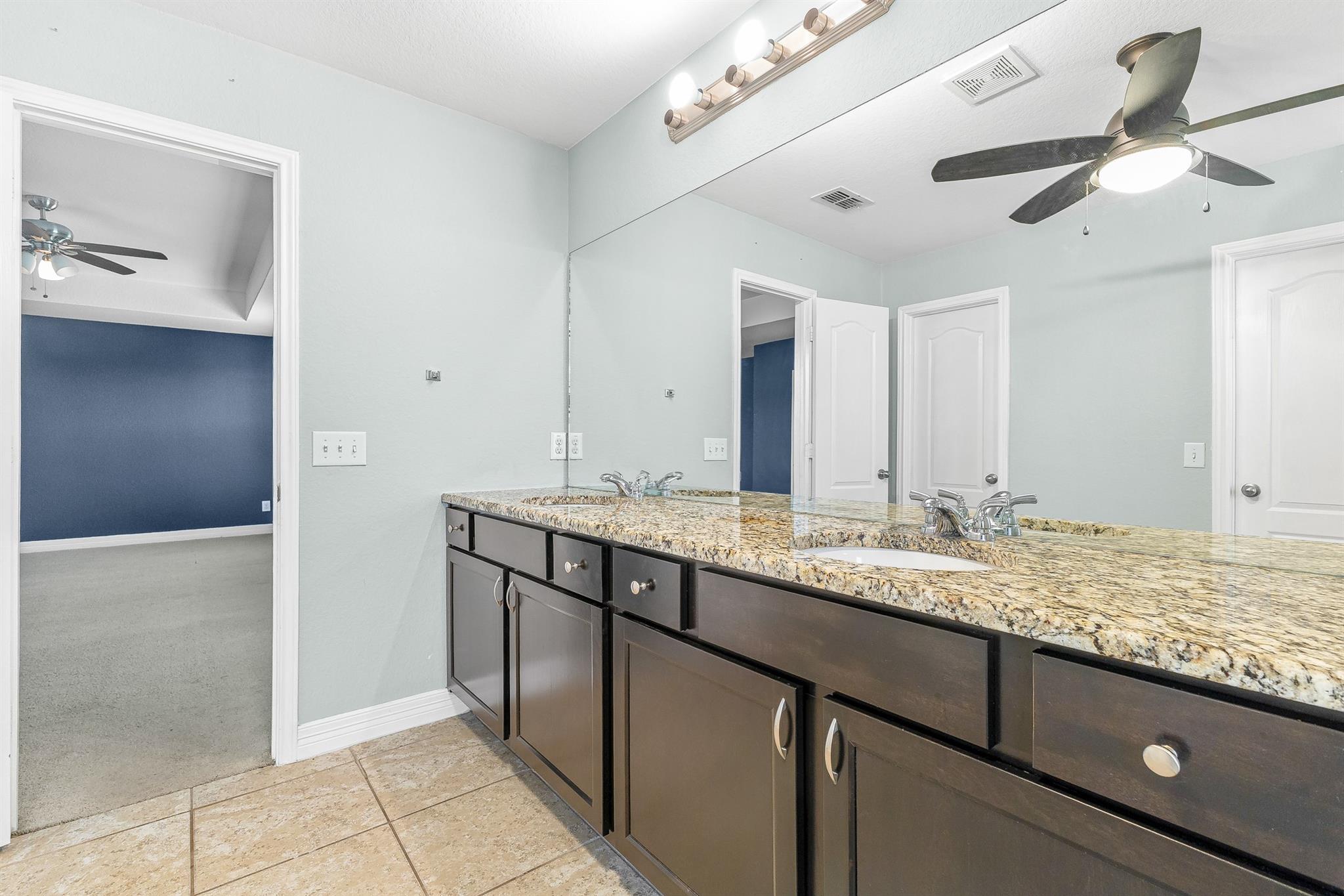 609 Community Dr, New Braunfels, TX 78132