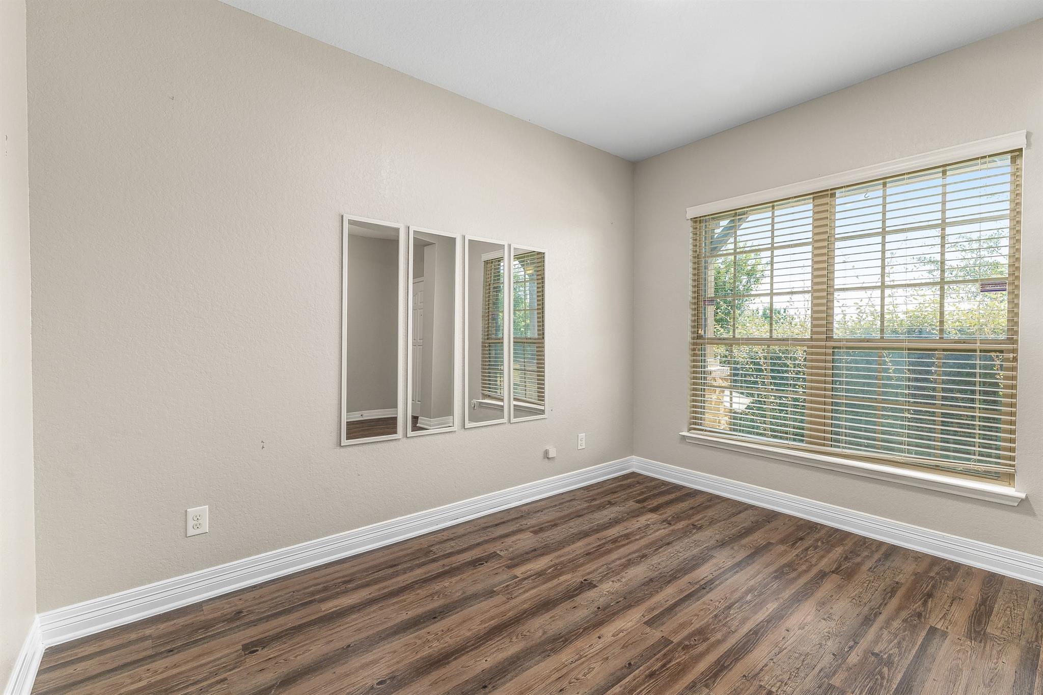 609 Community Dr, New Braunfels, TX 78132