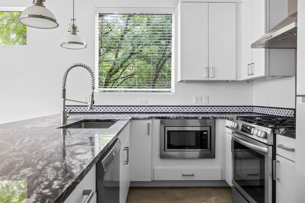 1314 E Delano St, Austin, TX 78721