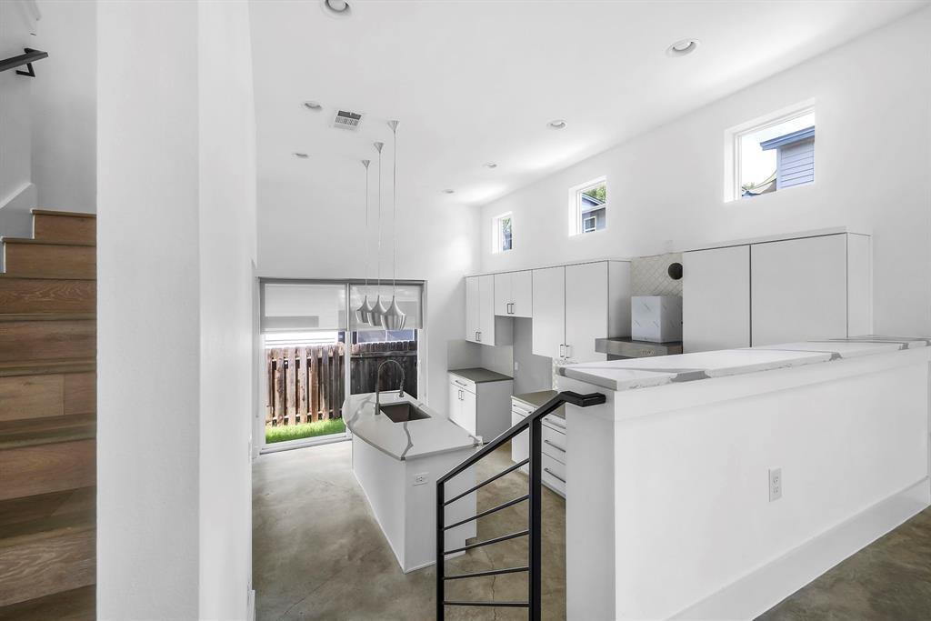 1314 E Delano St, Austin, TX 78721