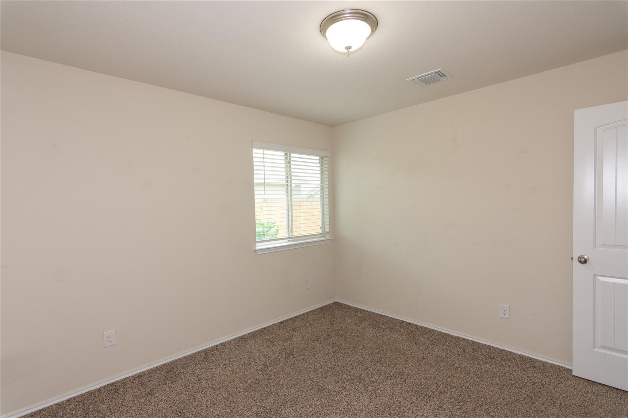 232 Reagor Dr, Taylor, TX 76574