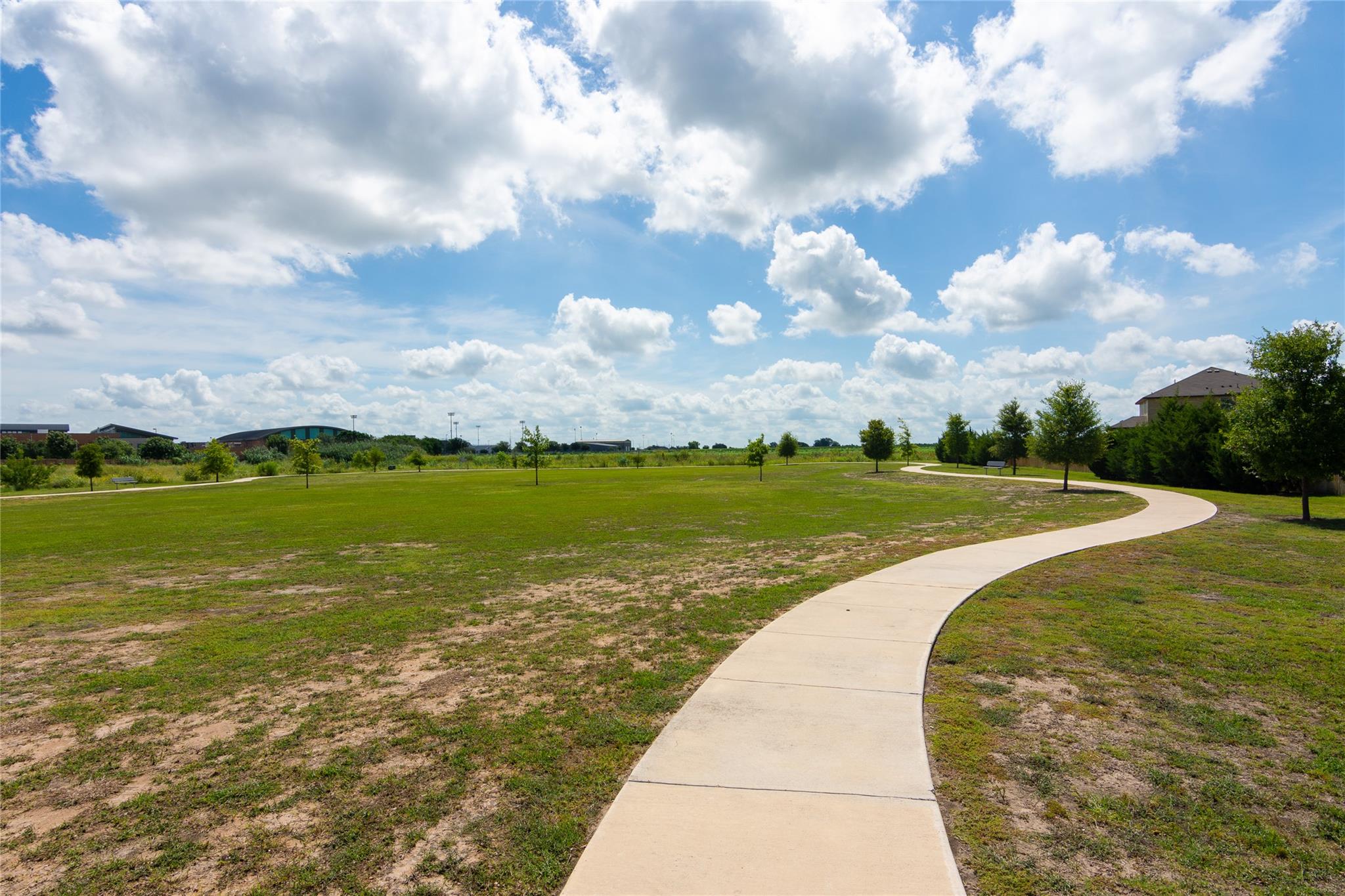 232 Reagor Dr, Taylor, TX 76574