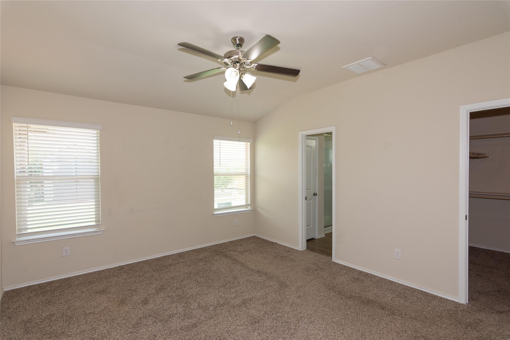 232 Reagor Dr, Taylor, TX 76574