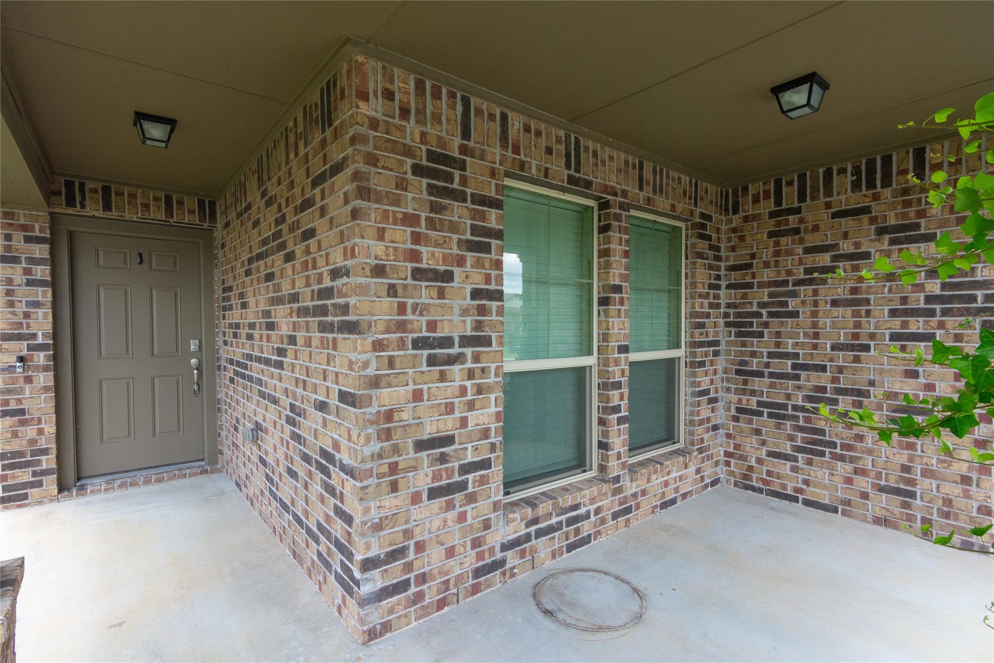 232 Reagor Dr, Taylor, TX 76574