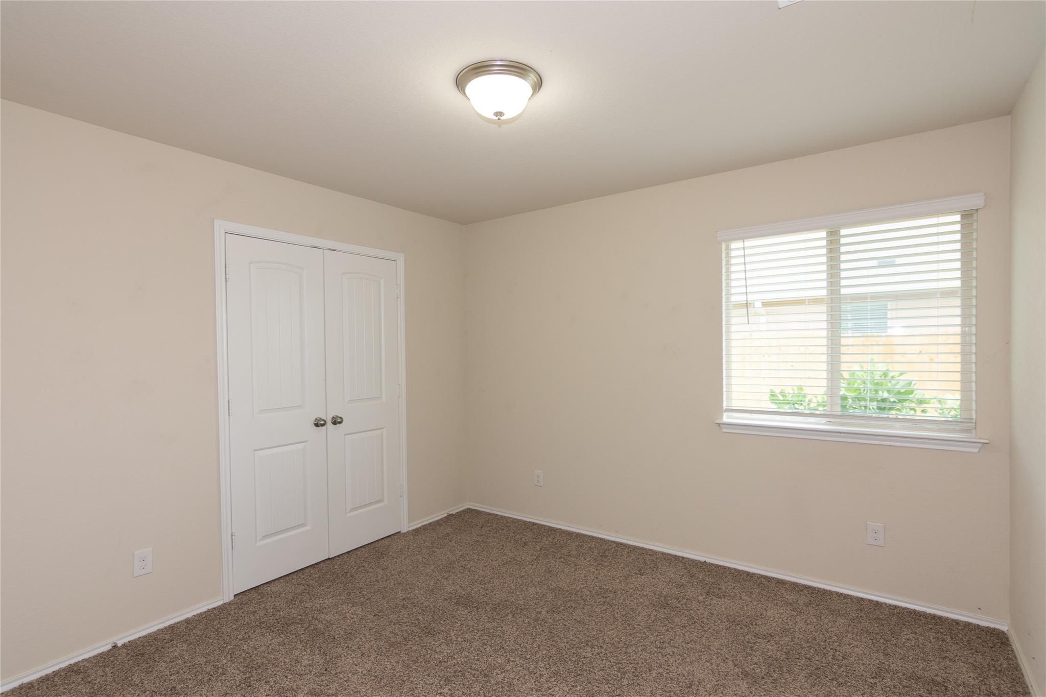 232 Reagor Dr, Taylor, TX 76574