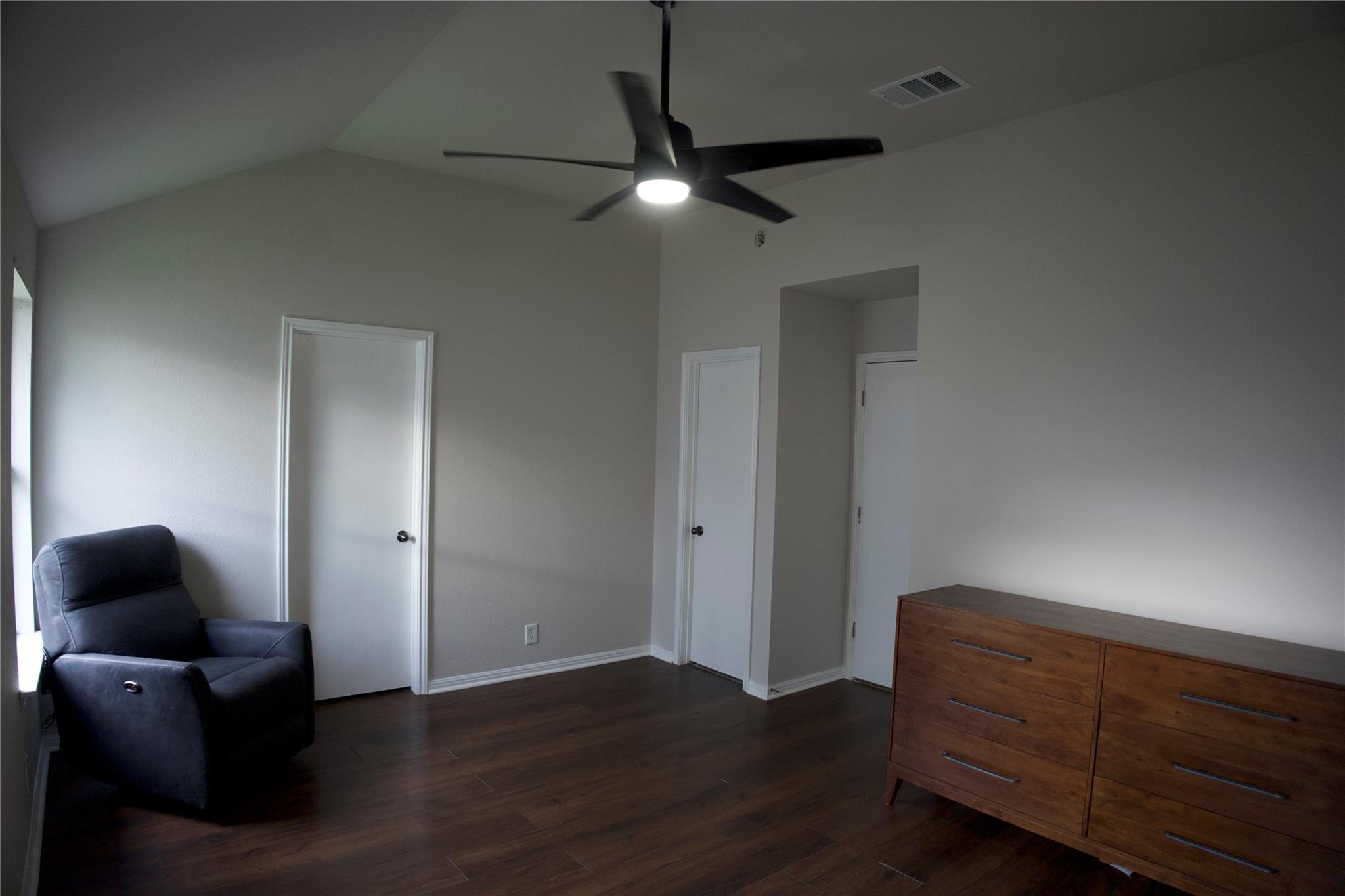 502 Stewart Dr, Hutto, TX 78634