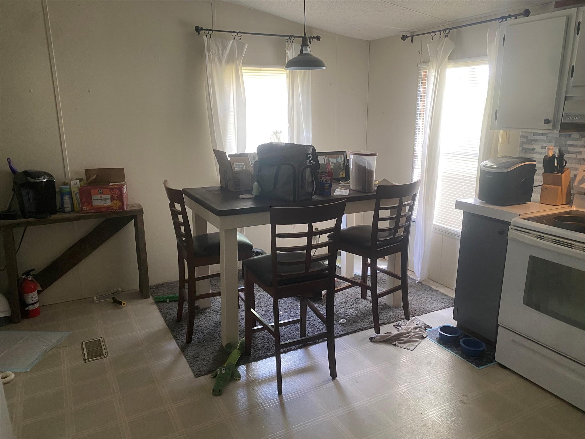 609 Gravel Pit Rd, Taylor, TX 76574