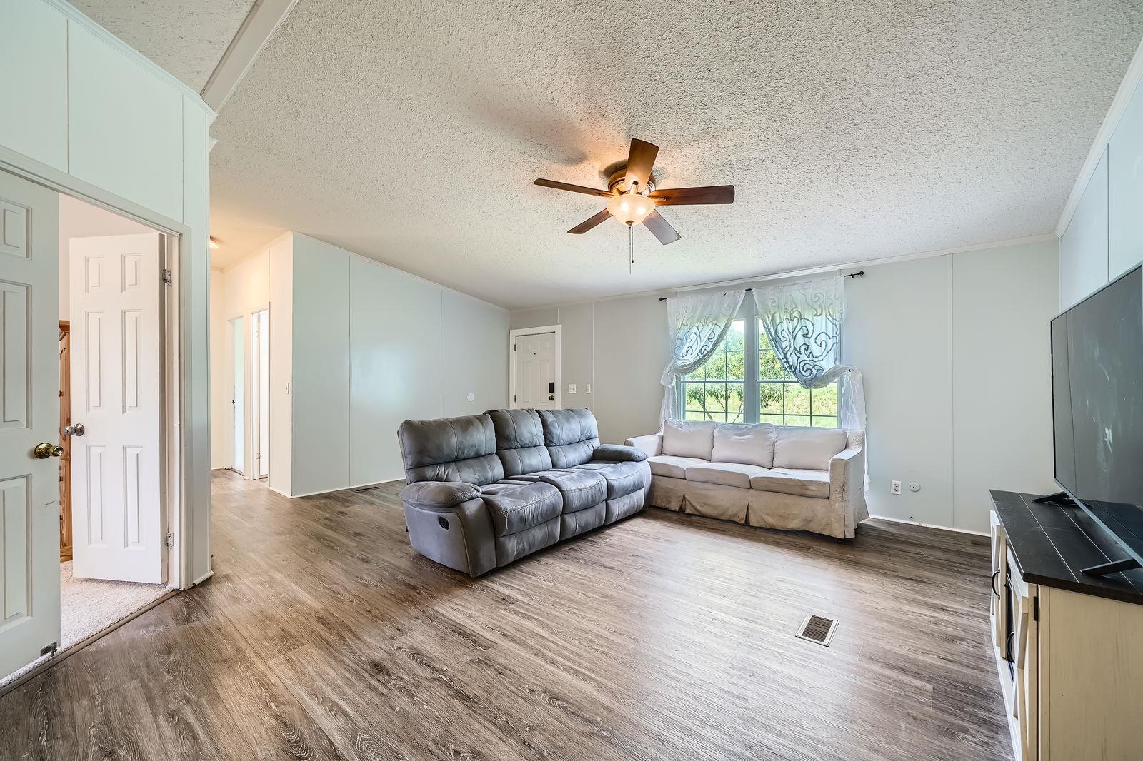 8710 Lucinda Dr, Elgin, TX 78621