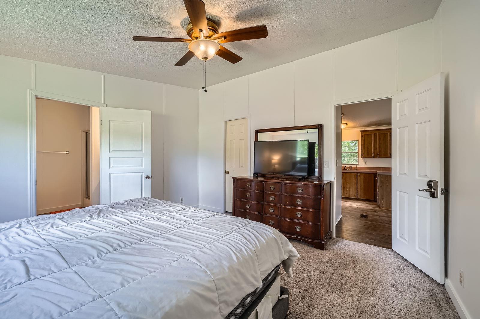 8710 Lucinda Dr, Elgin, TX 78621