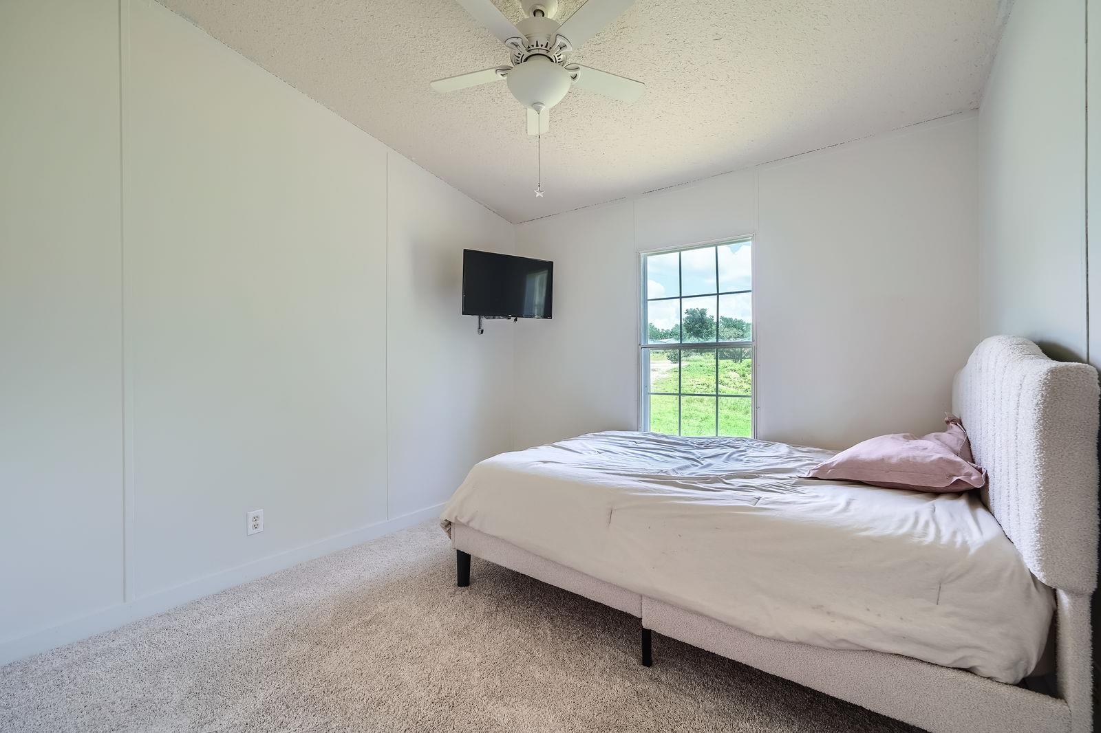8710 Lucinda Dr, Elgin, TX 78621