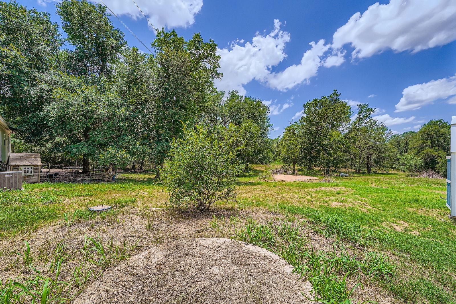 8710 Lucinda Dr, Elgin, TX 78621