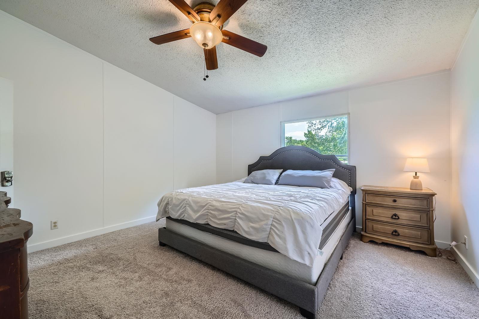 8710 Lucinda Dr, Elgin, TX 78621