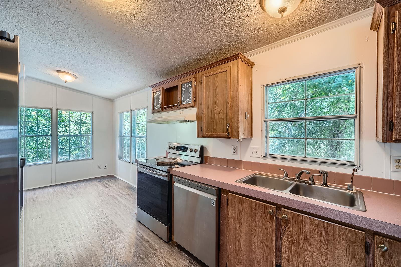 8710 Lucinda Dr, Elgin, TX 78621