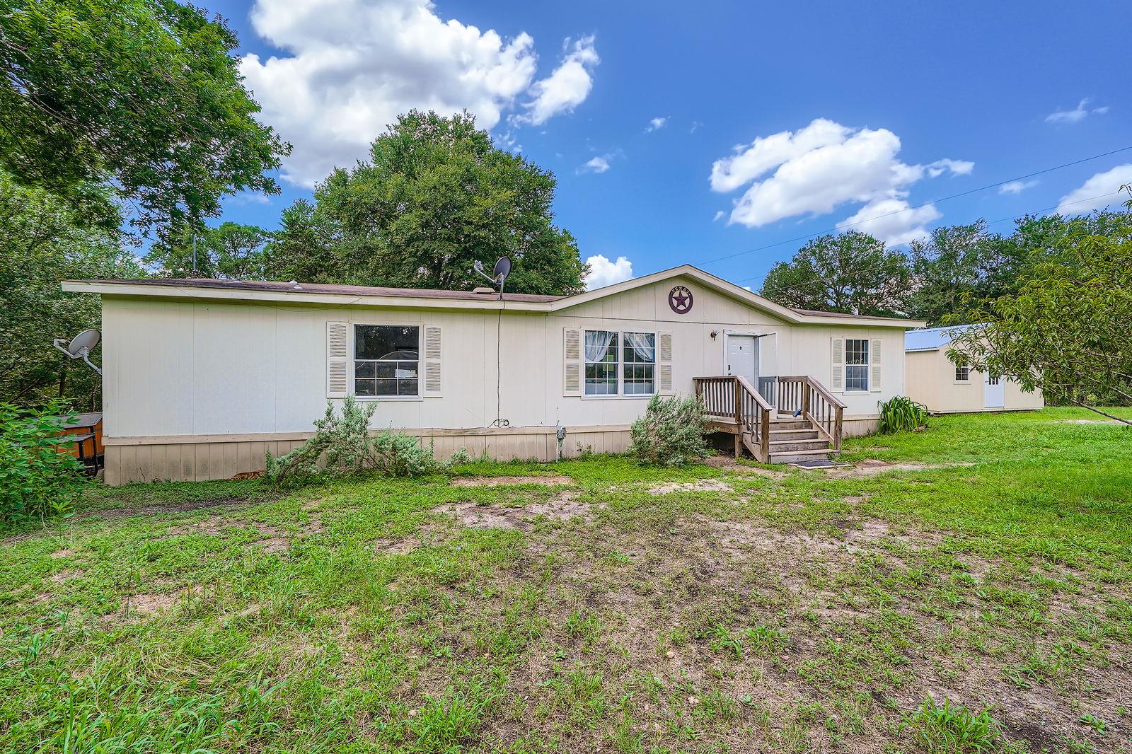 8710 Lucinda Dr, Elgin, TX 78621