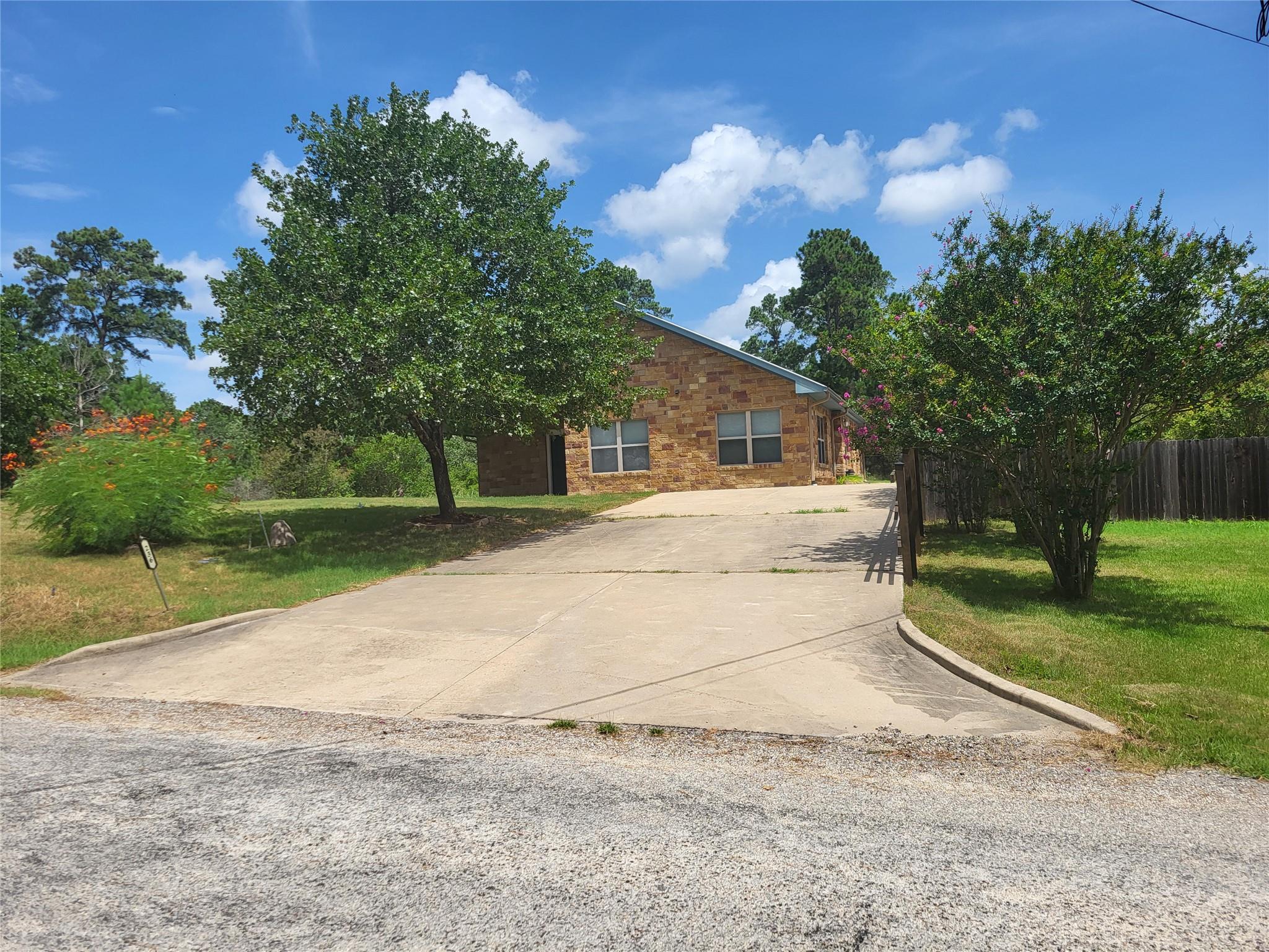 236 Makaha Dr, Bastrop, TX 78602