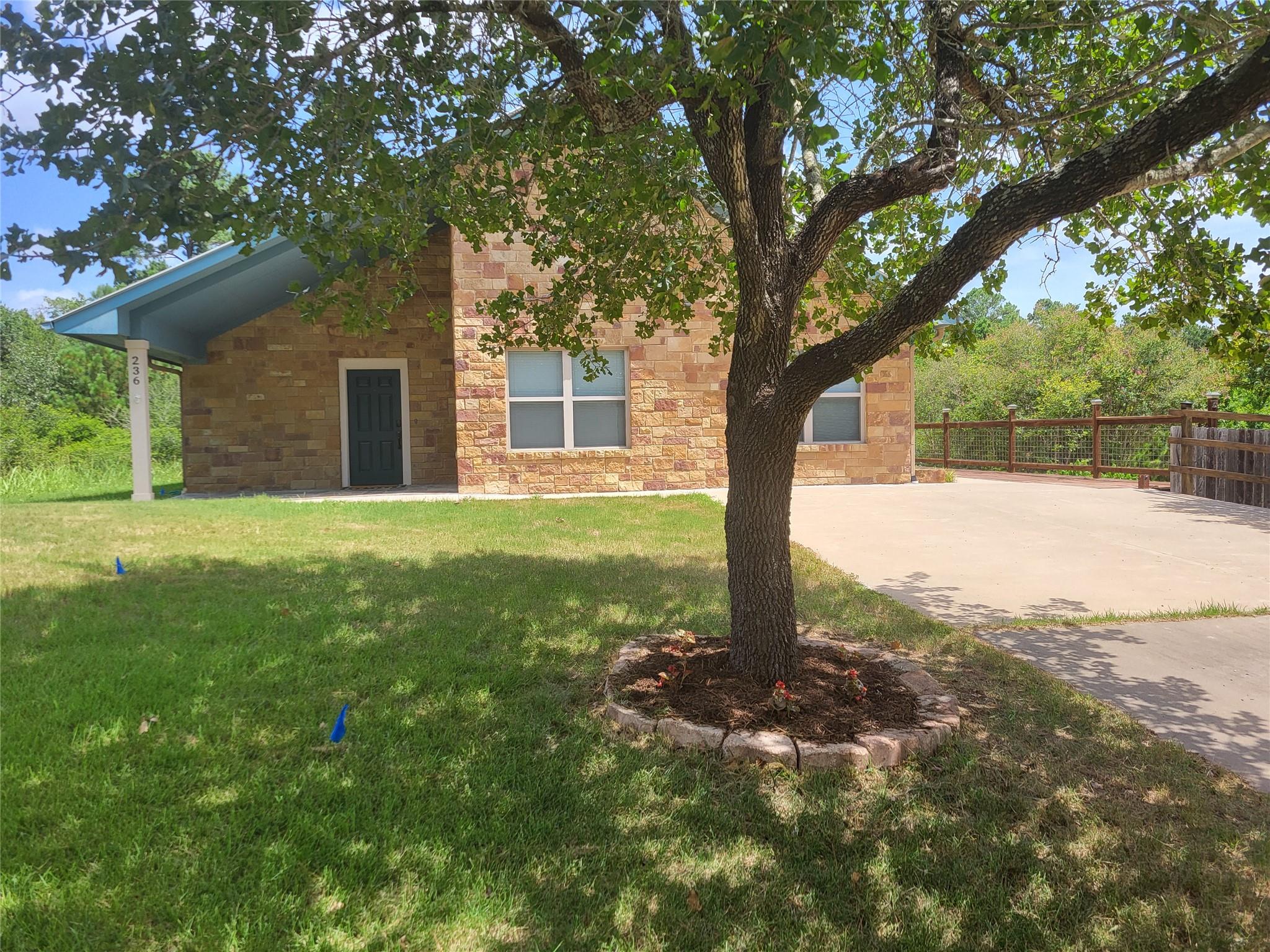 236 Makaha Dr, Bastrop, TX 78602