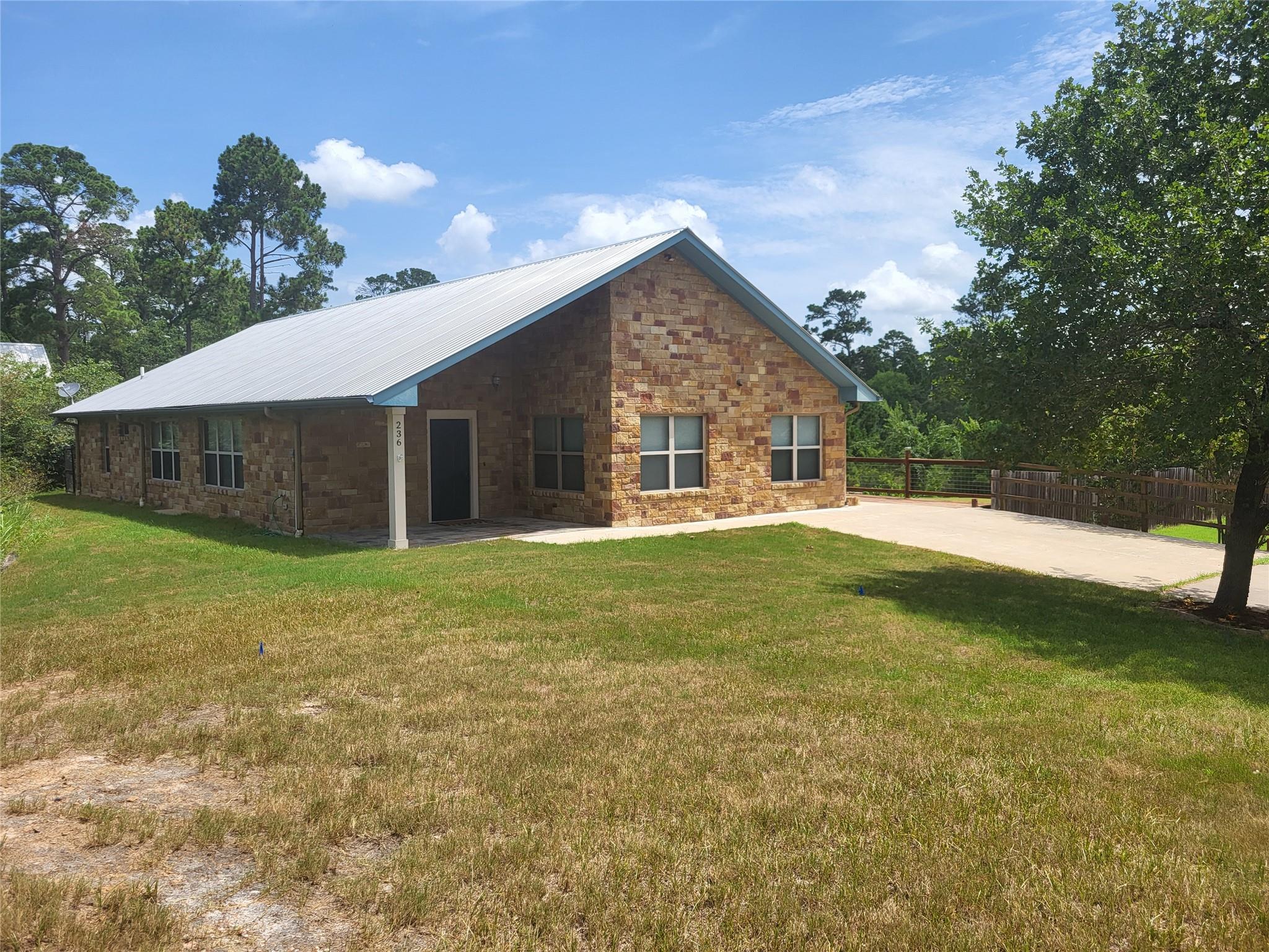 236 Makaha Dr, Bastrop, TX 78602