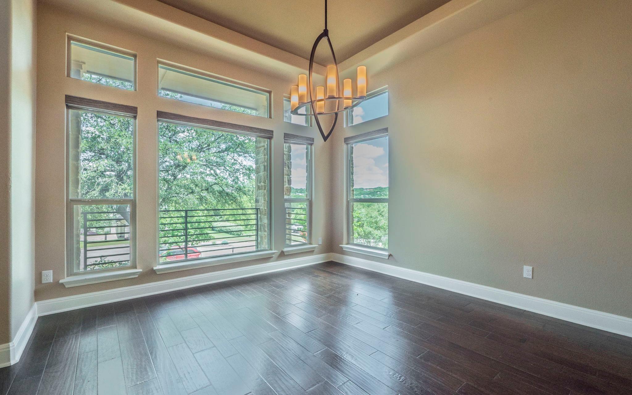 101 Stephanie Ln, Austin, TX 78738