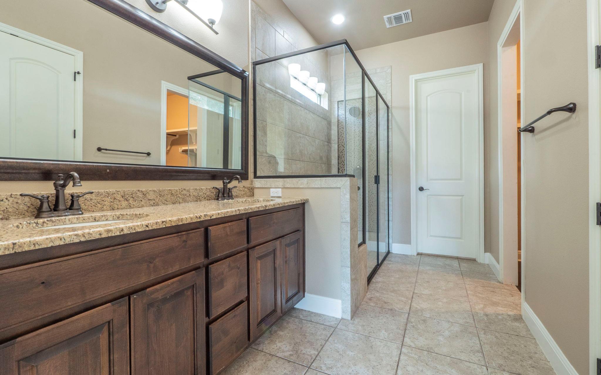 101 Stephanie Ln, Austin, TX 78738