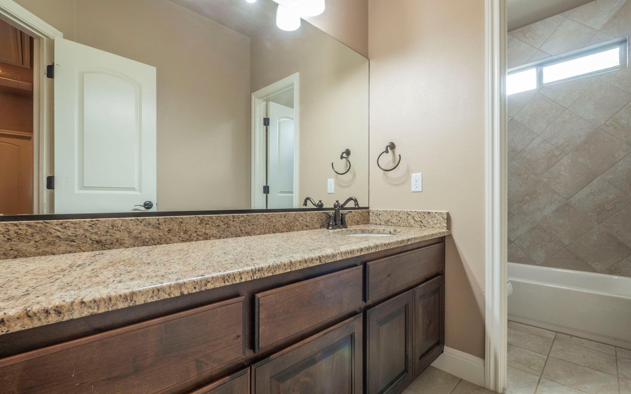 101 Stephanie Ln, Austin, TX 78738
