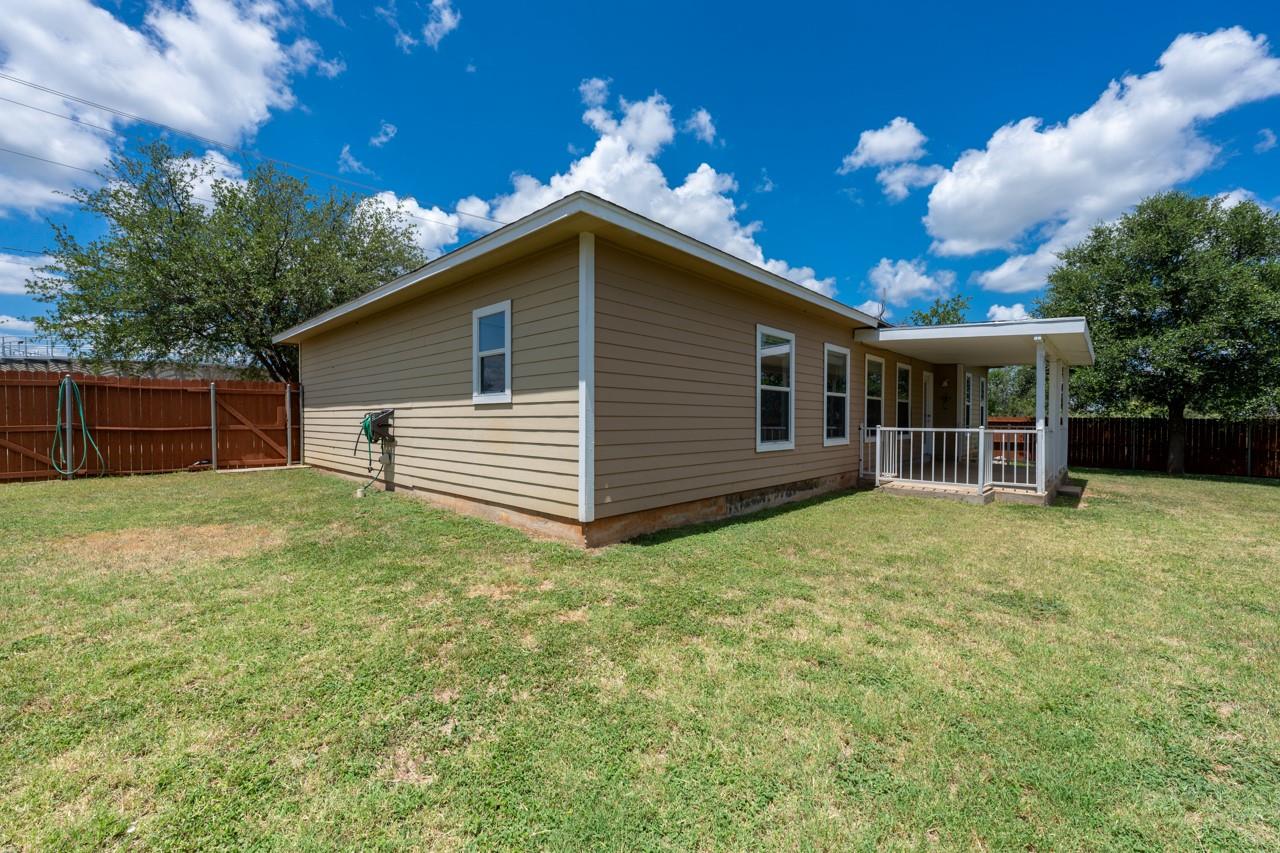 126 Driftwood Dr, Granite Shoals, TX 78654
