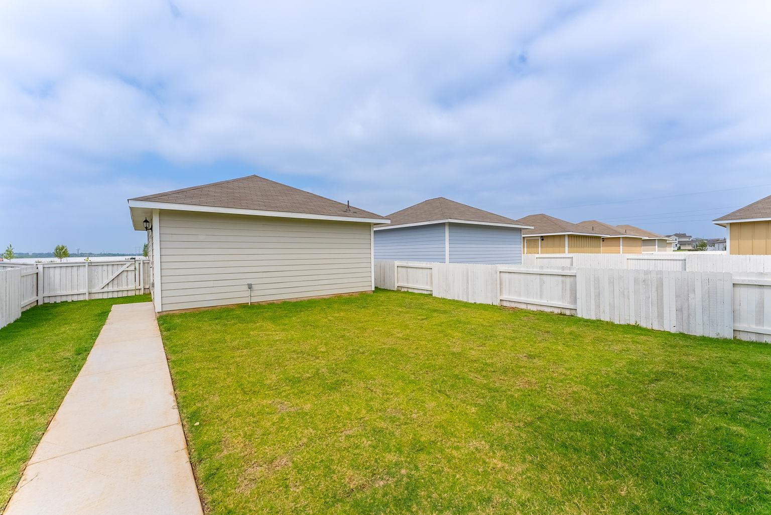 354 Hortus Dr, Kyle, TX 78640