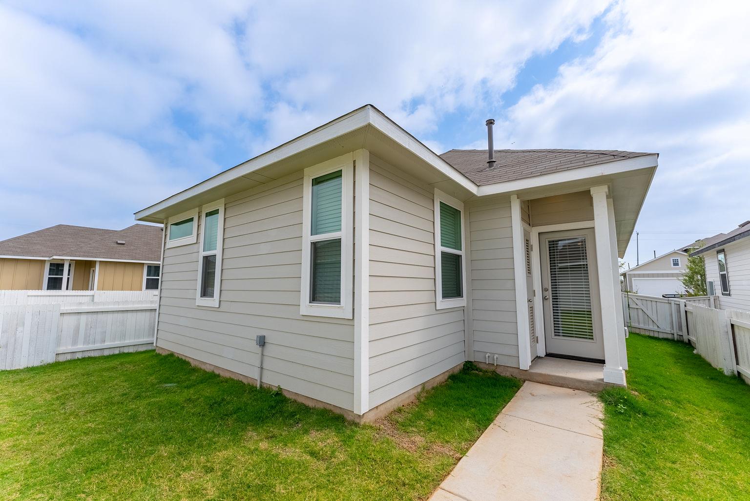 354 Hortus Dr, Kyle, TX 78640