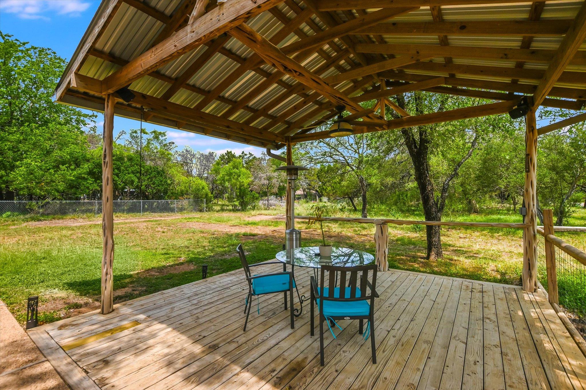 614 Maple Ln, Cottonwood Shores, TX 78657
