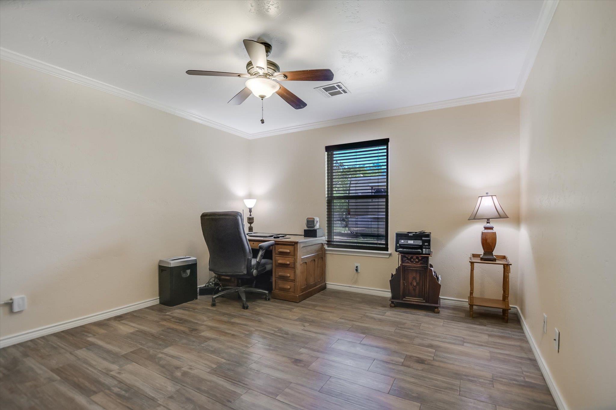 614 Maple Ln, Cottonwood Shores, TX 78657