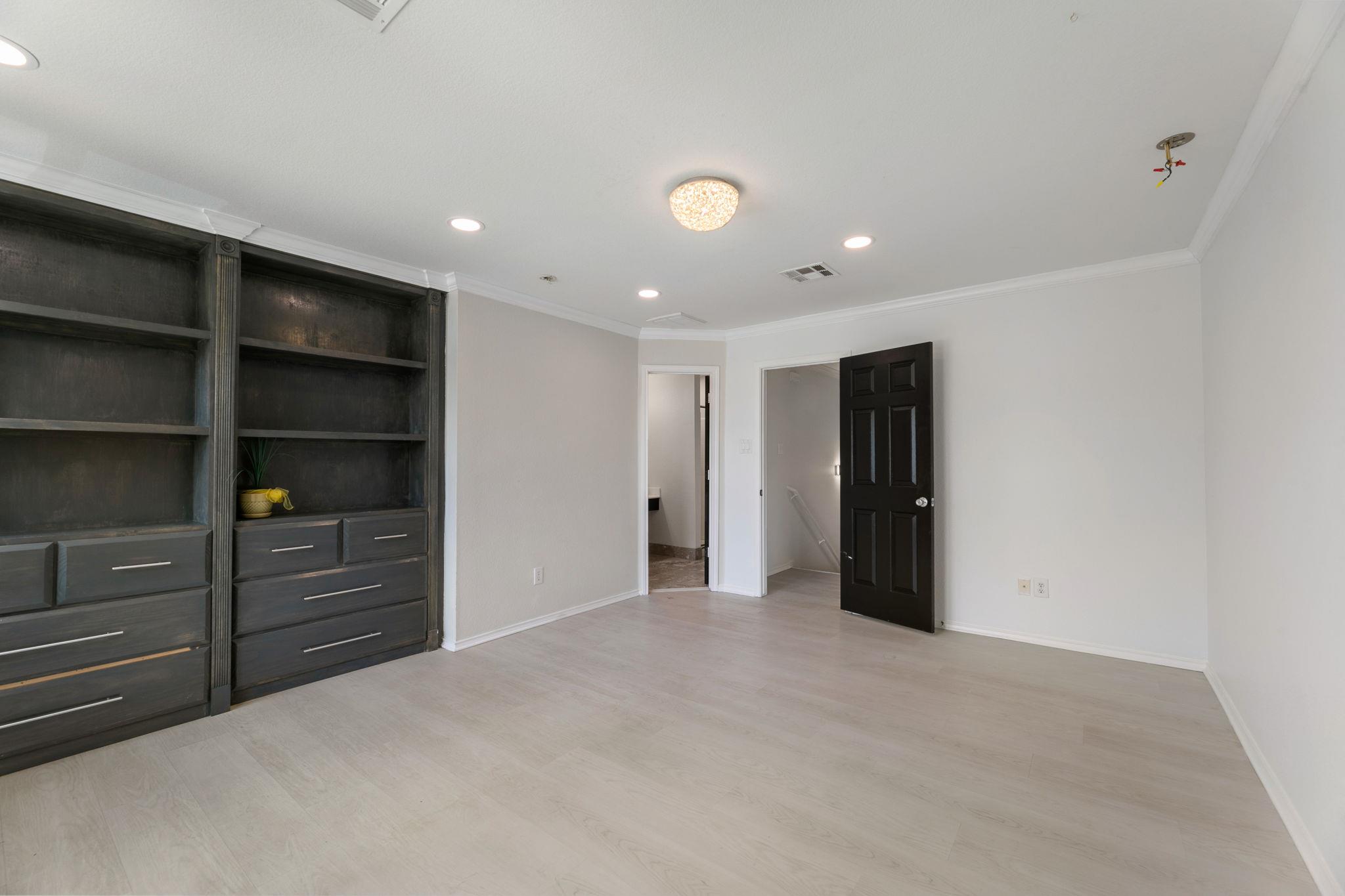 6828 Walkup Ln, Austin, TX 78747
