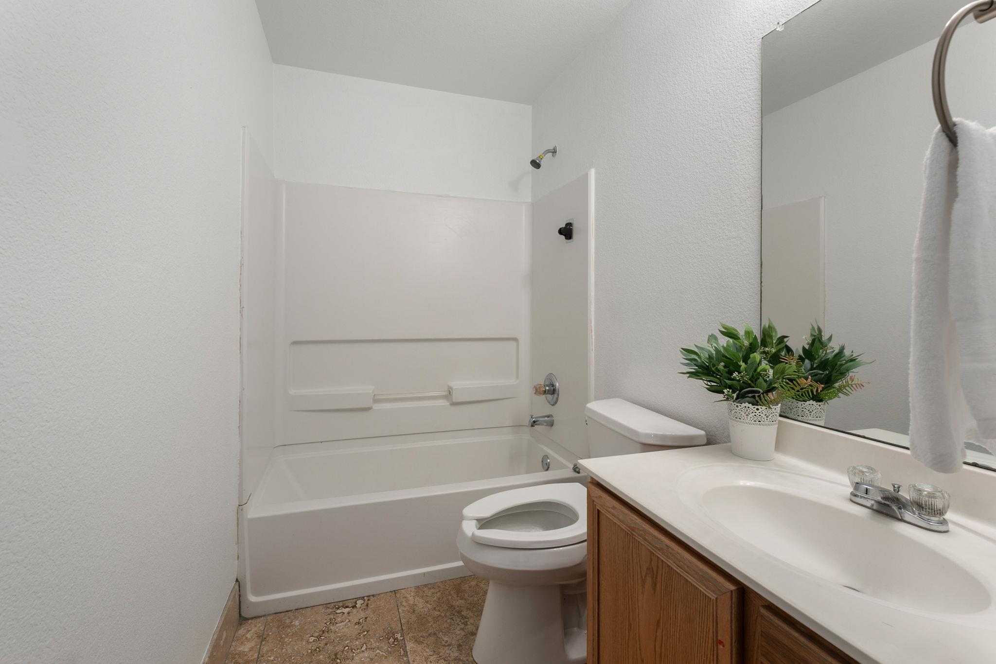 6828 Walkup Ln, Austin, TX 78747