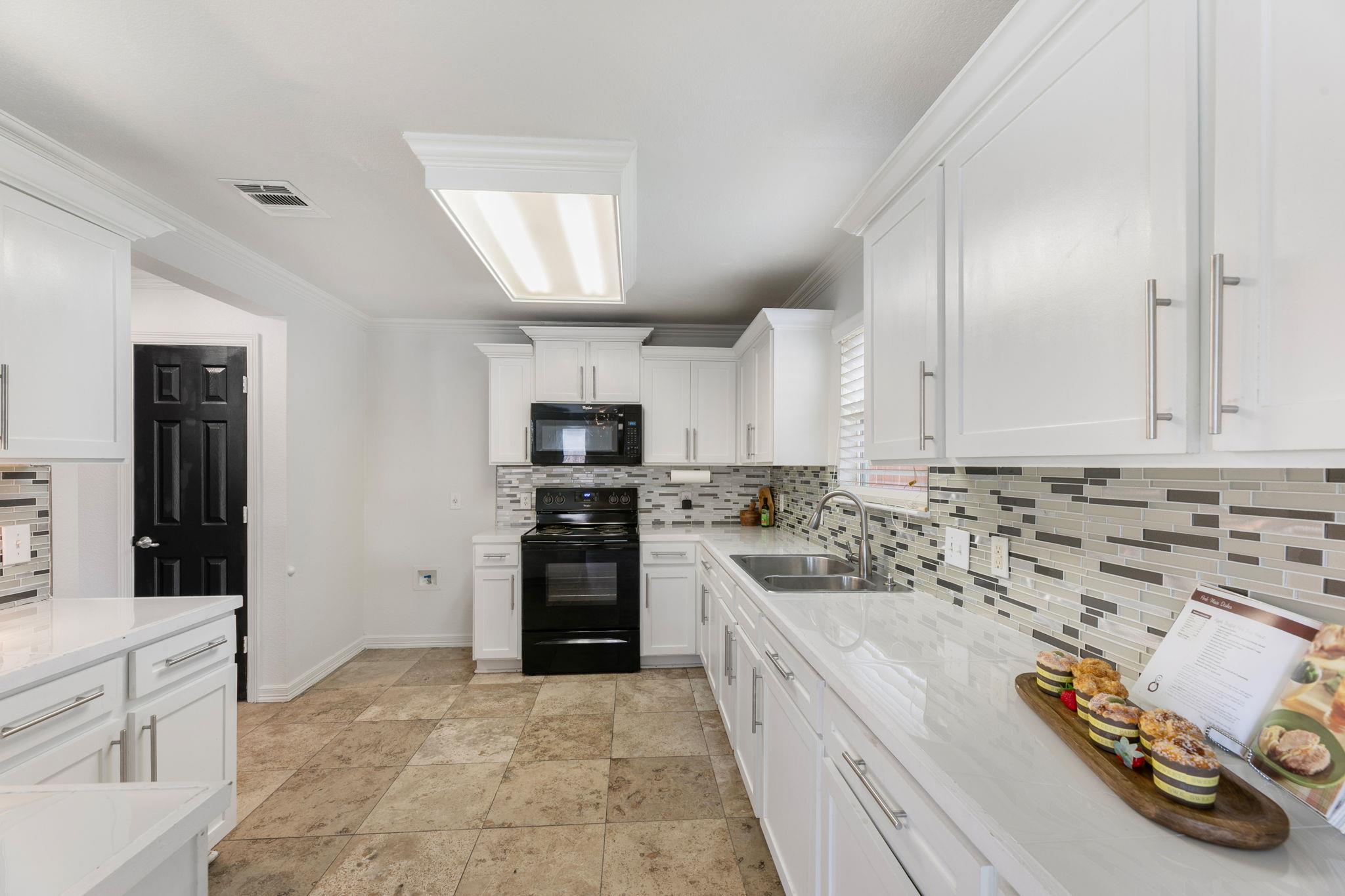 6828 Walkup Ln, Austin, TX 78747