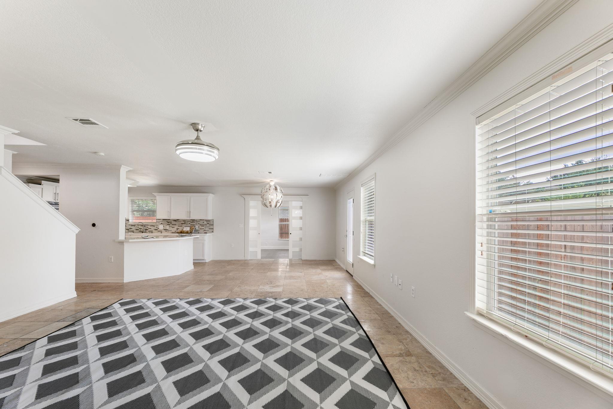 6828 Walkup Ln, Austin, TX 78747