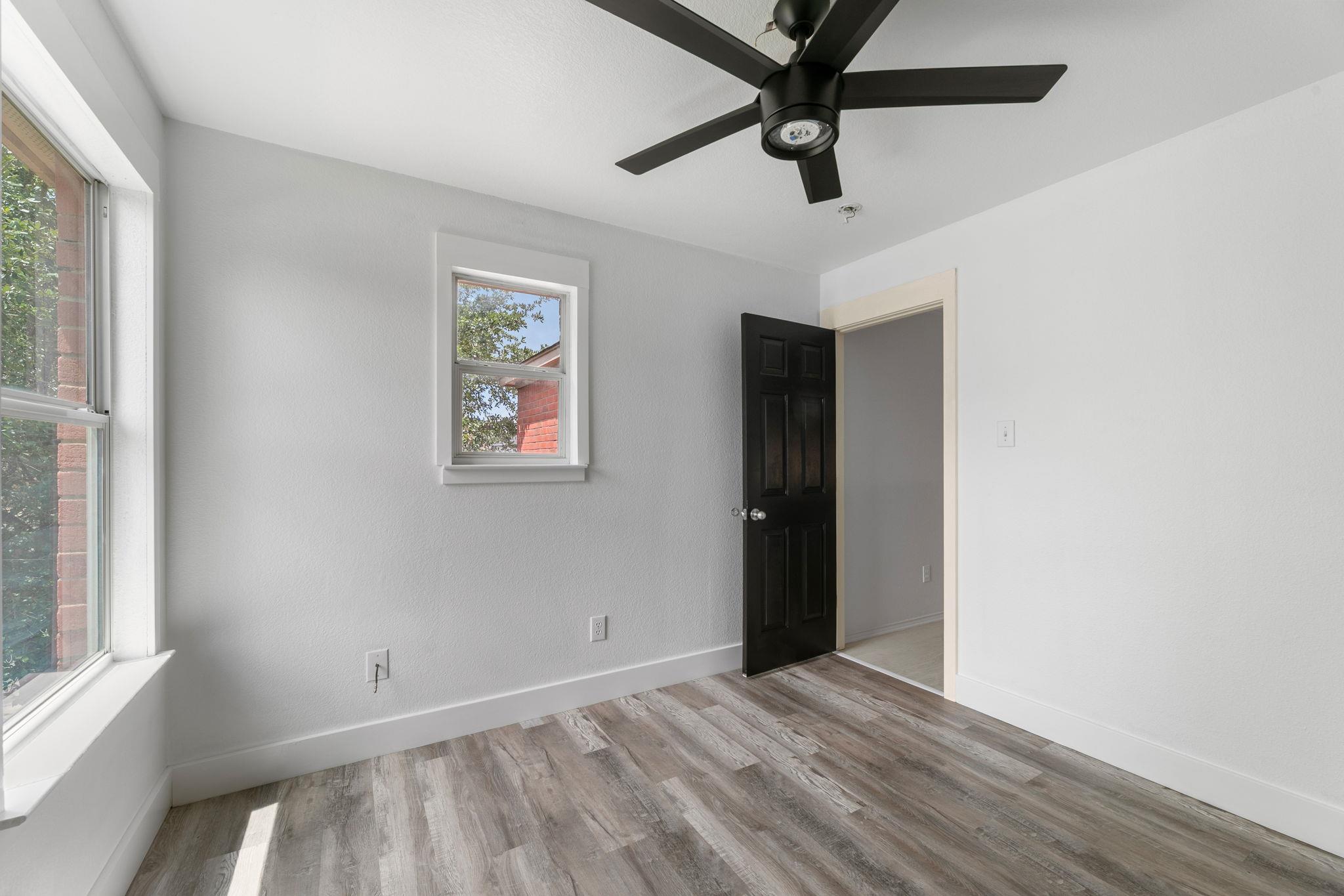 6828 Walkup Ln, Austin, TX 78747