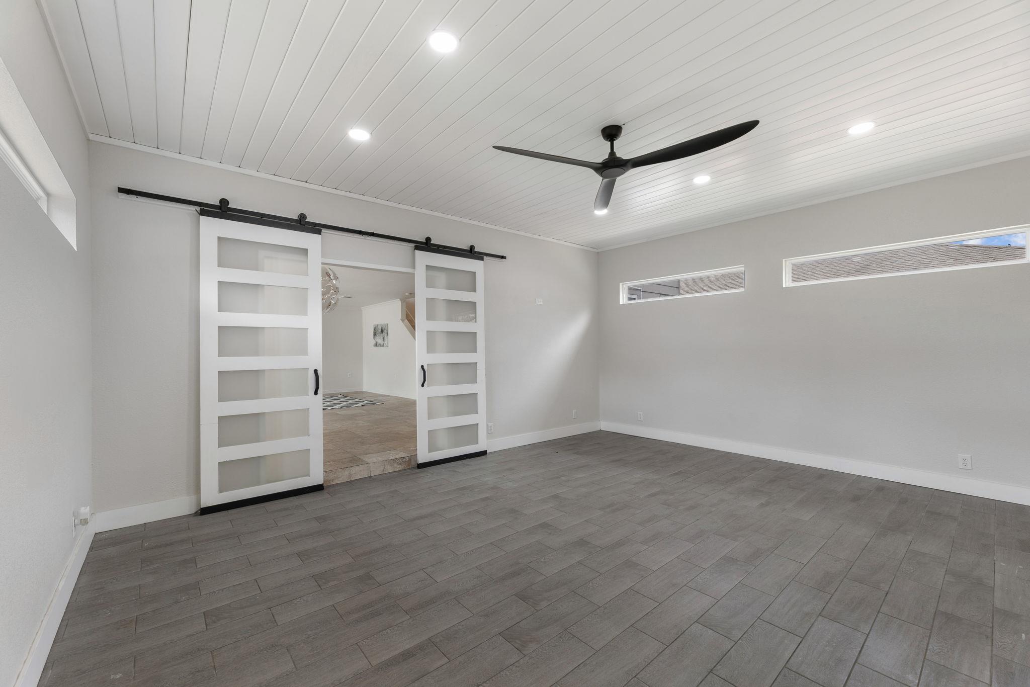 6828 Walkup Ln, Austin, TX 78747