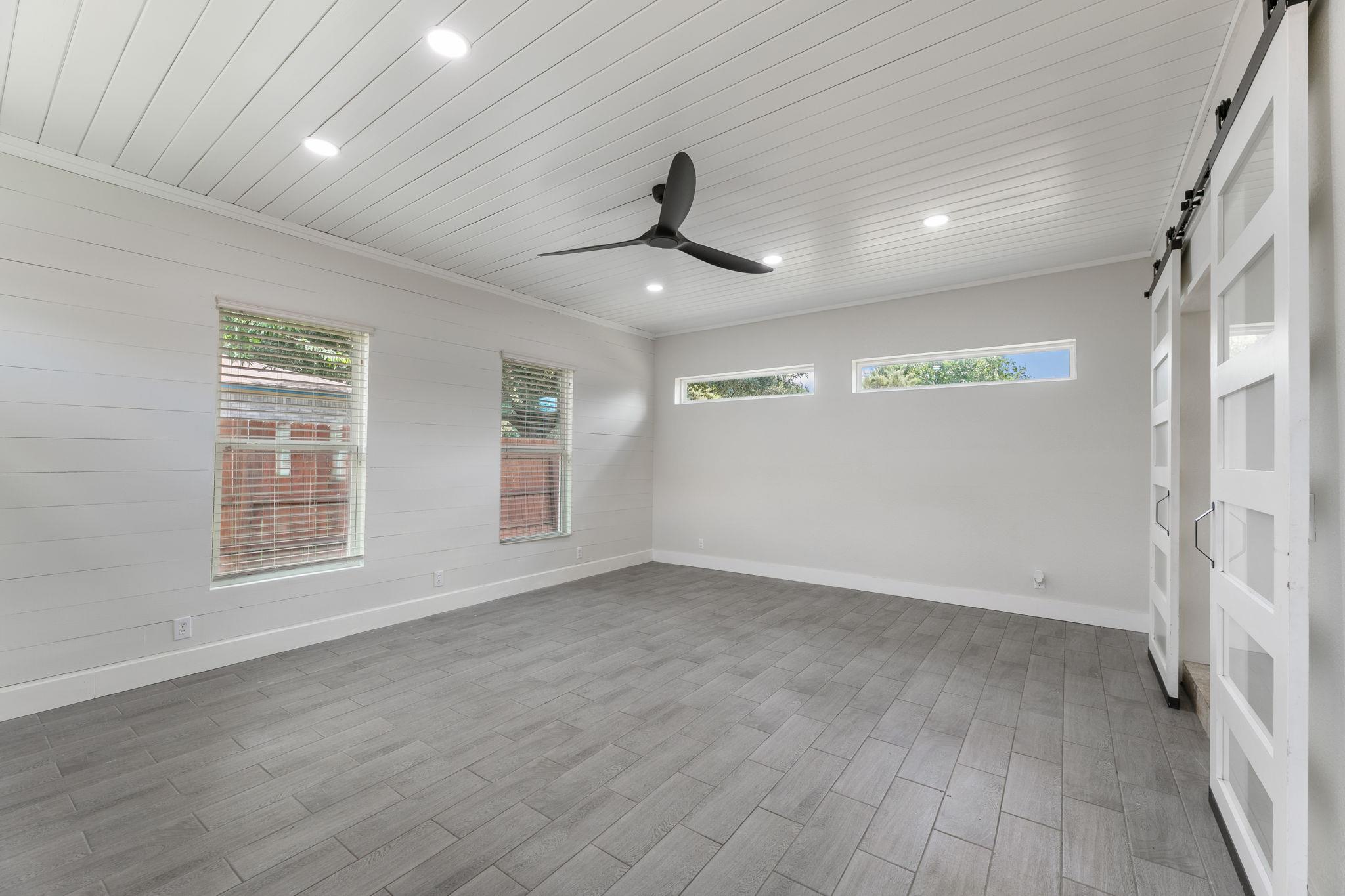 6828 Walkup Ln, Austin, TX 78747