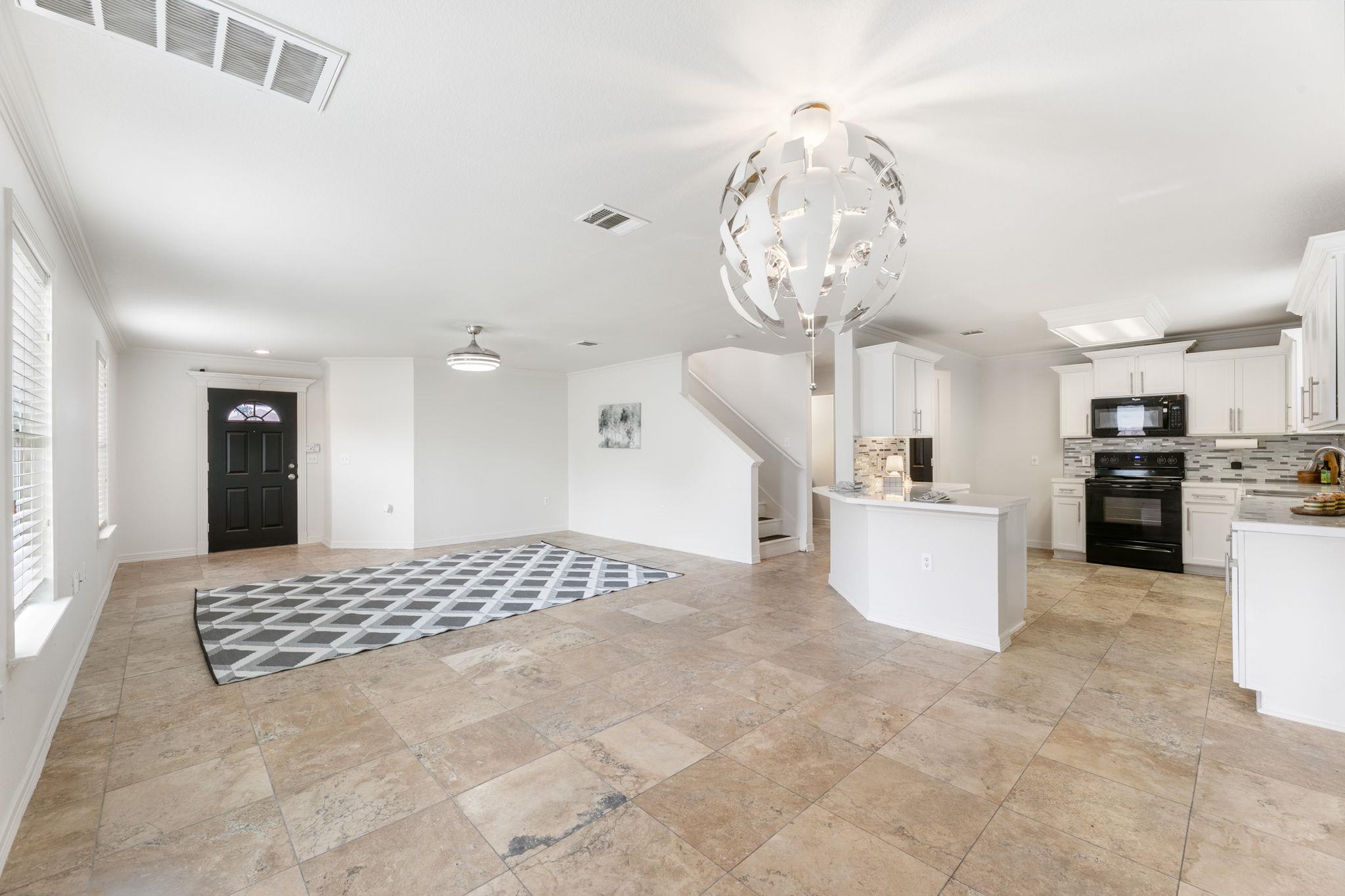 6828 Walkup Ln, Austin, TX 78747
