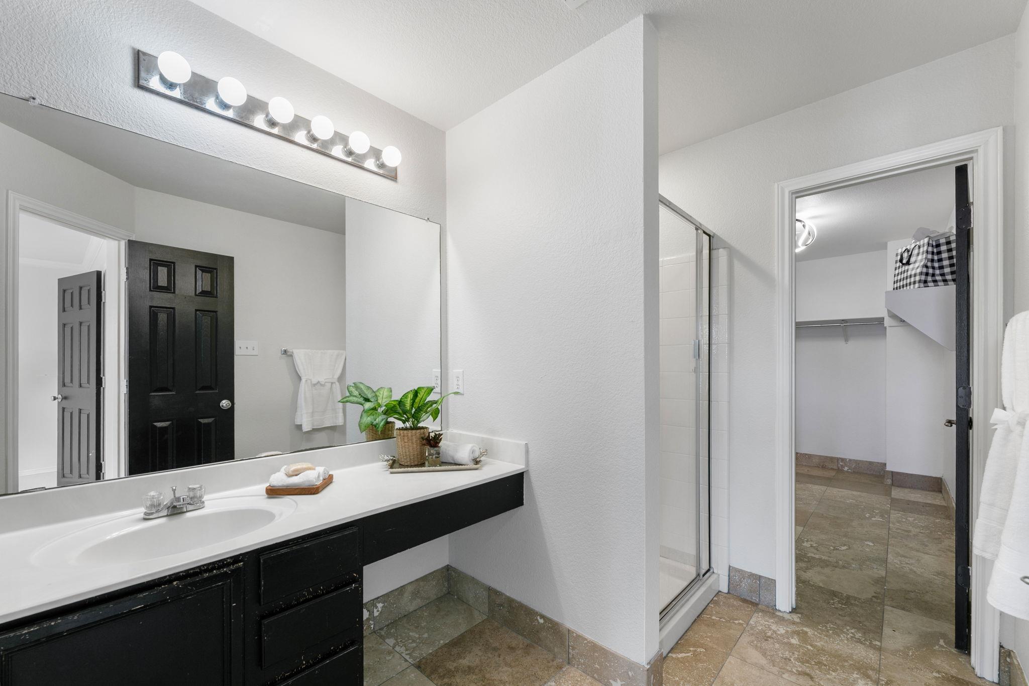 6828 Walkup Ln, Austin, TX 78747