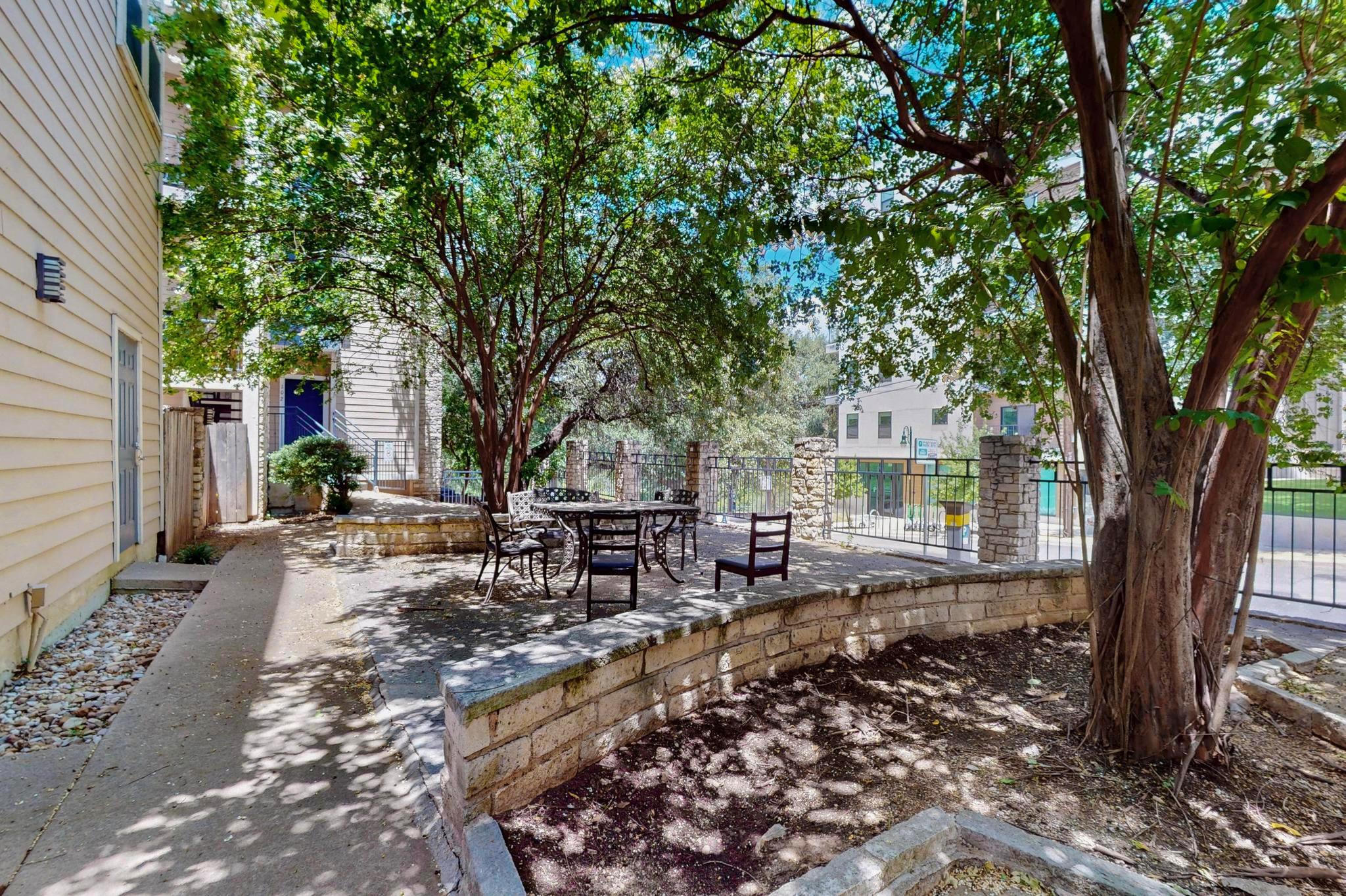 2414 Longview St # 102, Austin, TX 78705
