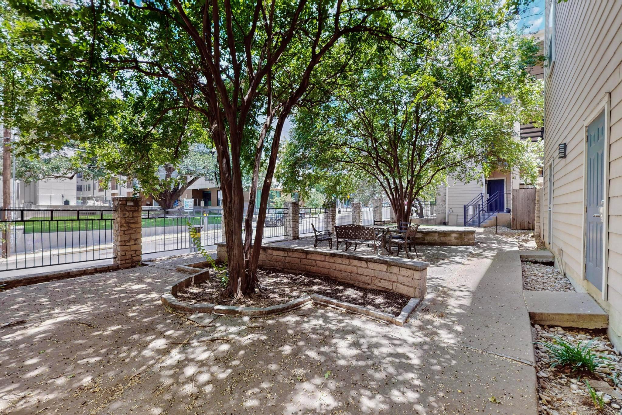2414 Longview St # 102, Austin, TX 78705