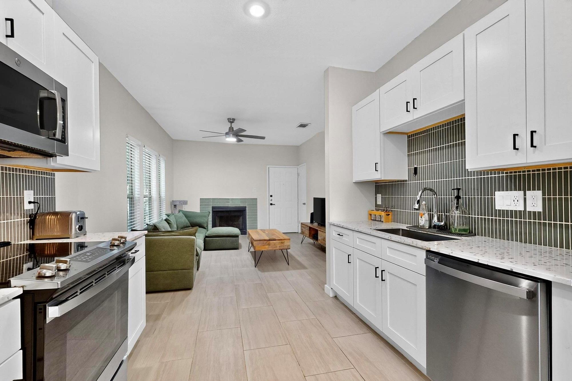 2414 Longview St # 102, Austin, TX 78705
