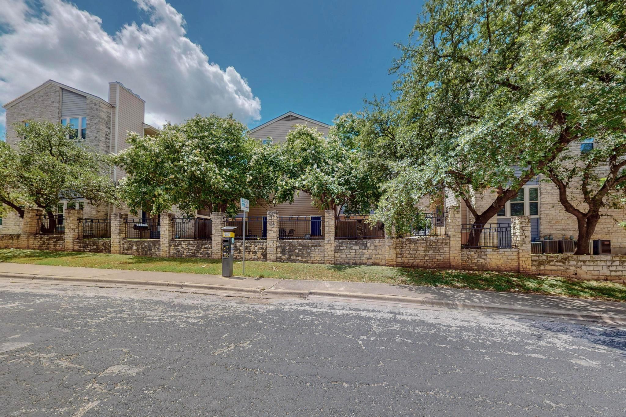 2414 Longview St # 102, Austin, TX 78705