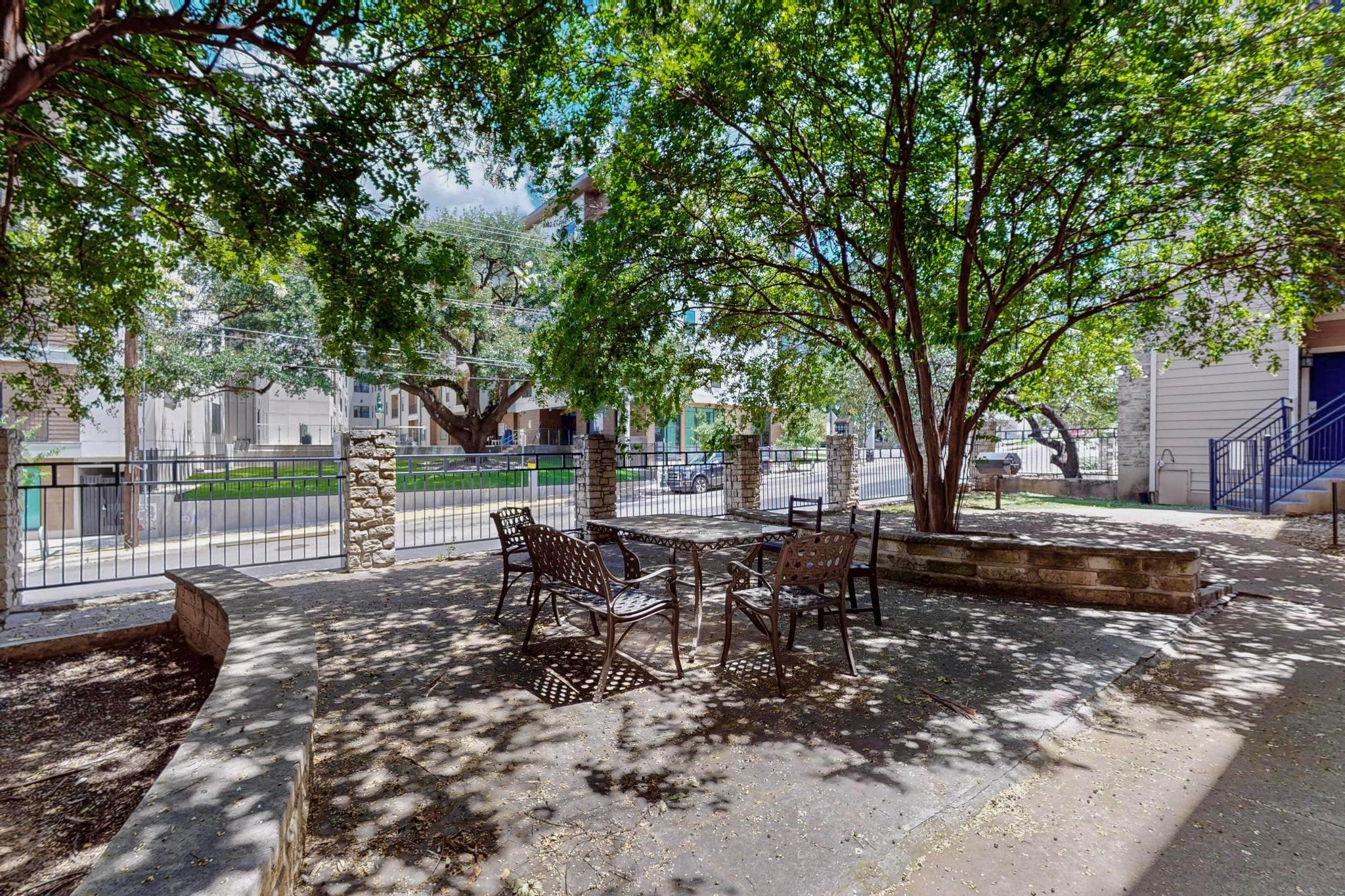 2414 Longview St # 102, Austin, TX 78705
