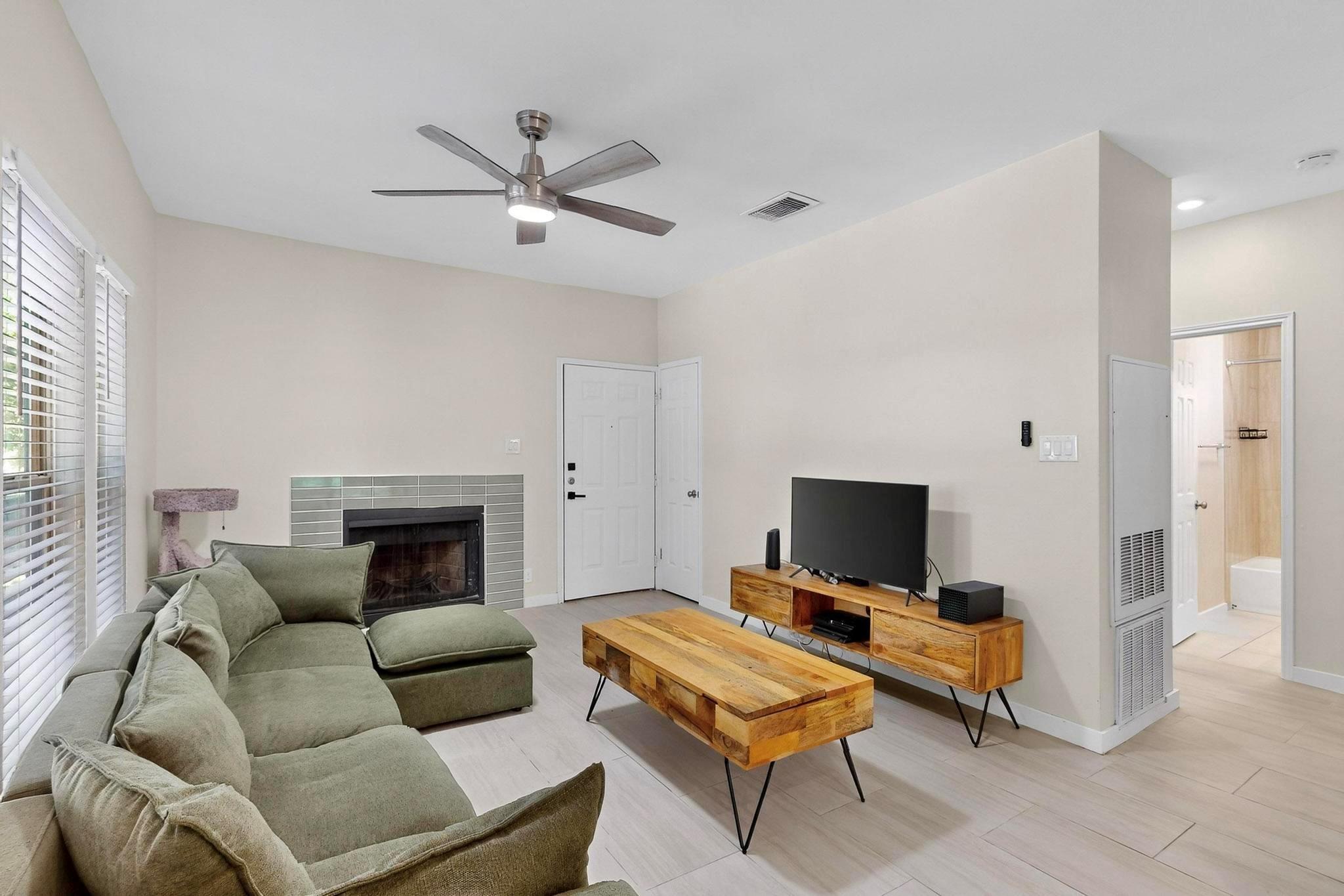 2414 Longview St # 102, Austin, TX 78705