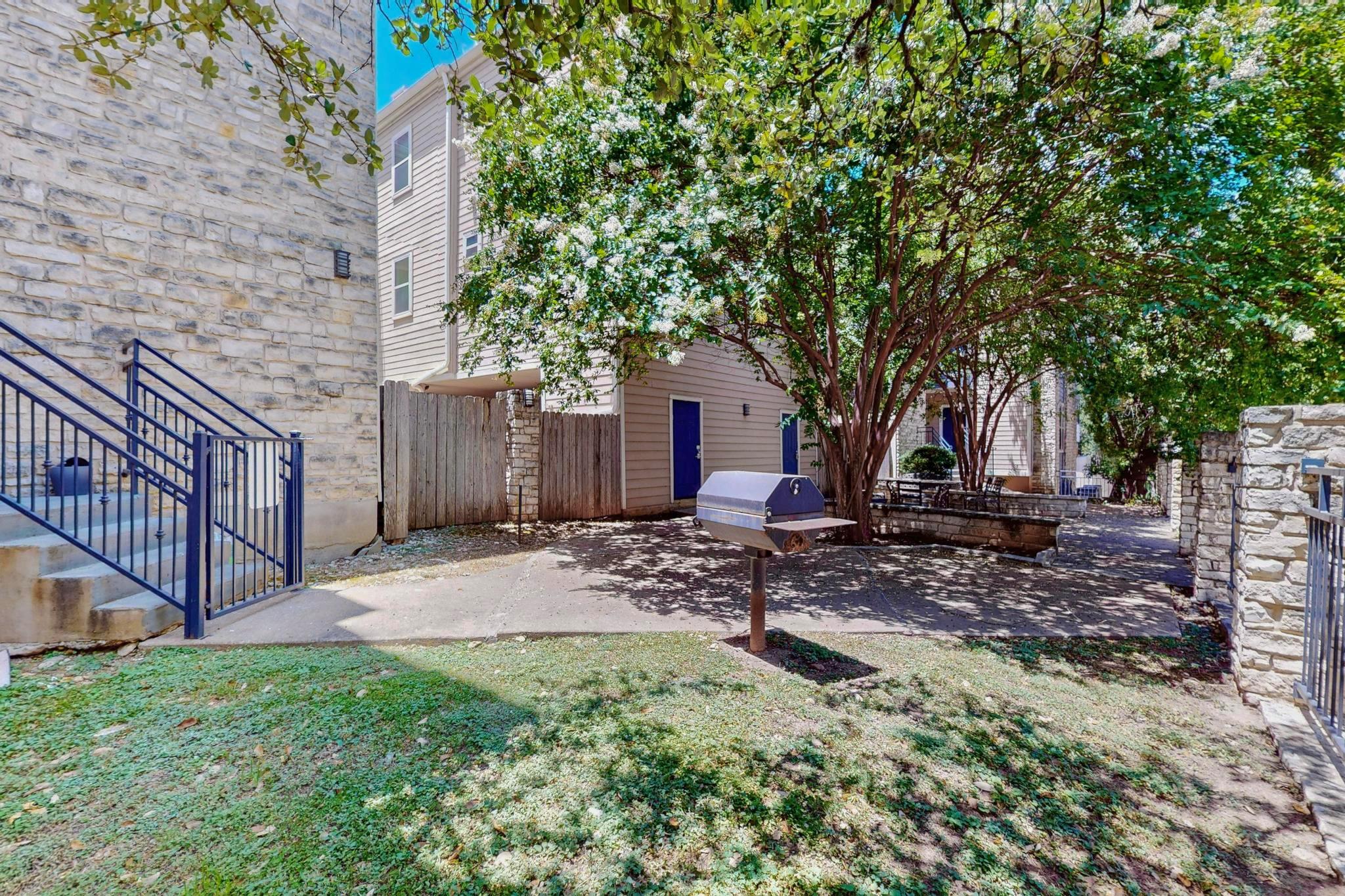 2414 Longview St # 102, Austin, TX 78705