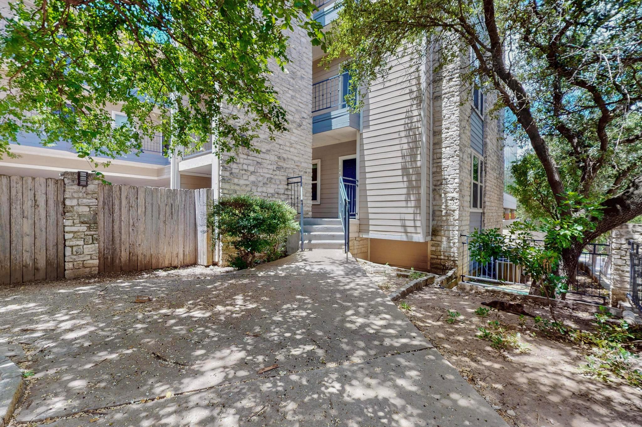2414 Longview St # 102, Austin, TX 78705
