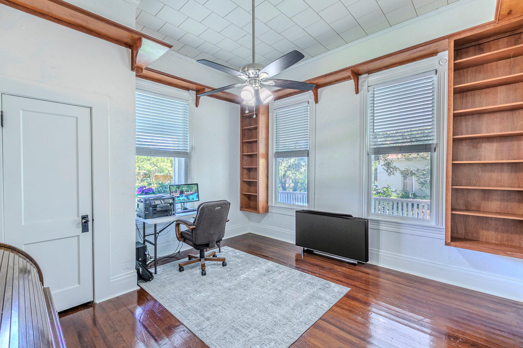 618 N Penelope St, Belton, TX 76513