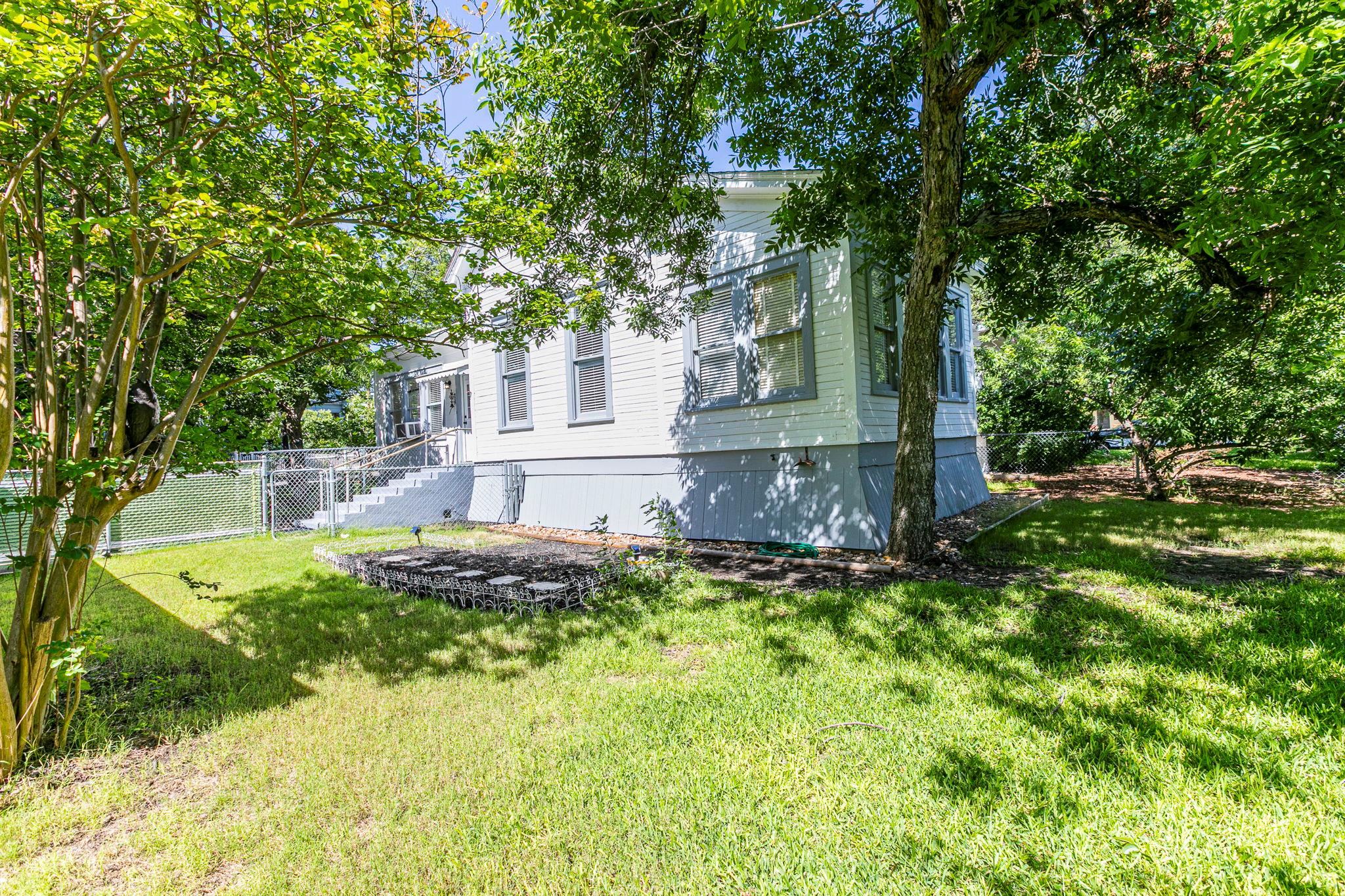 618 N Penelope St, Belton, TX 76513