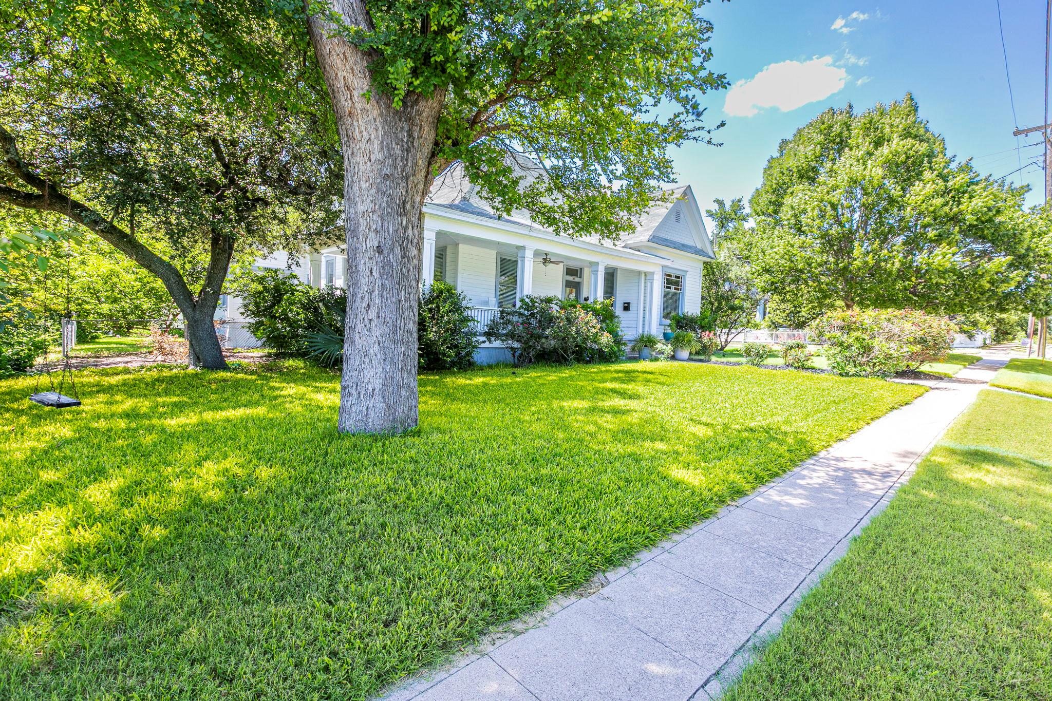 618 N Penelope St, Belton, TX 76513